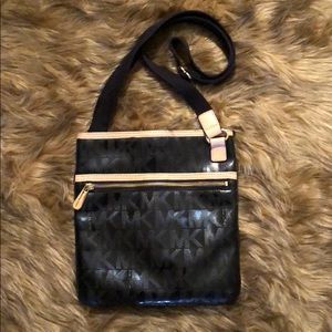 Michaels Kors crossbody black bag